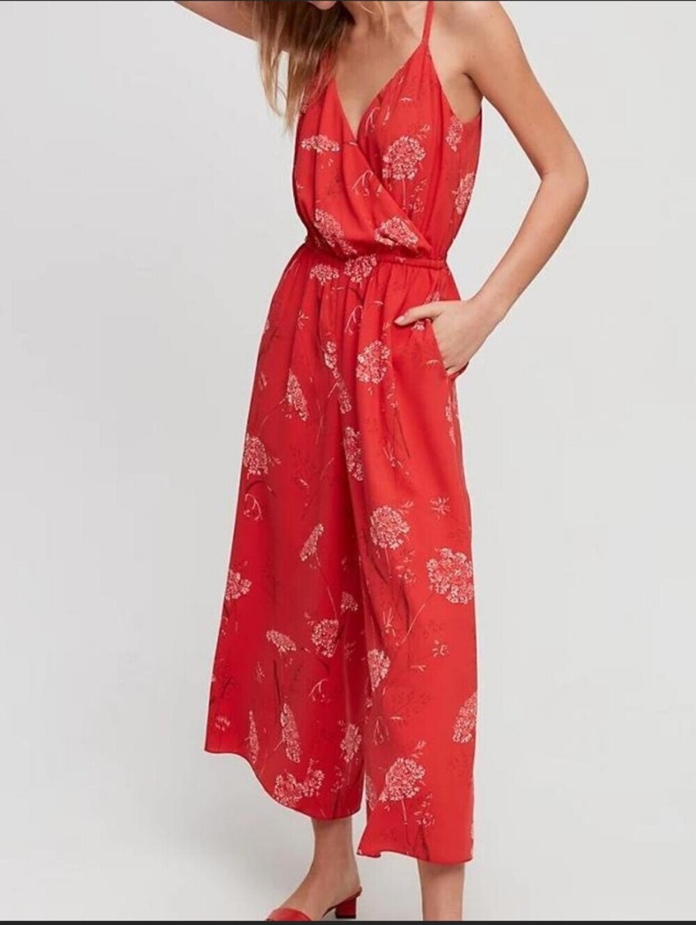 Aritzia Wilfred Melodie Jumpsuit Flame Scarlet Size Medium Wide Leg Boho Floral